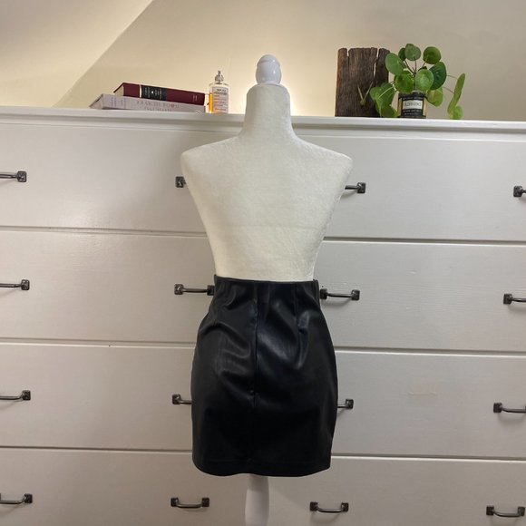 Dynamite Faux Leather Skirt + Black + Size Small - Picture 5 of 7